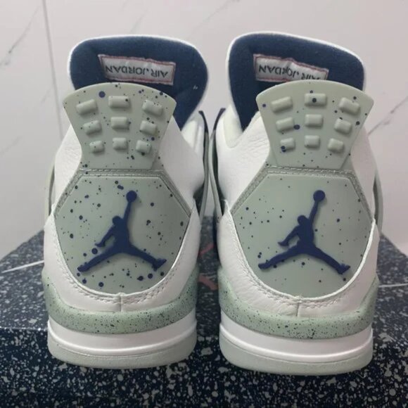 Air Jordan 4 Retro - Picture 4 of 5